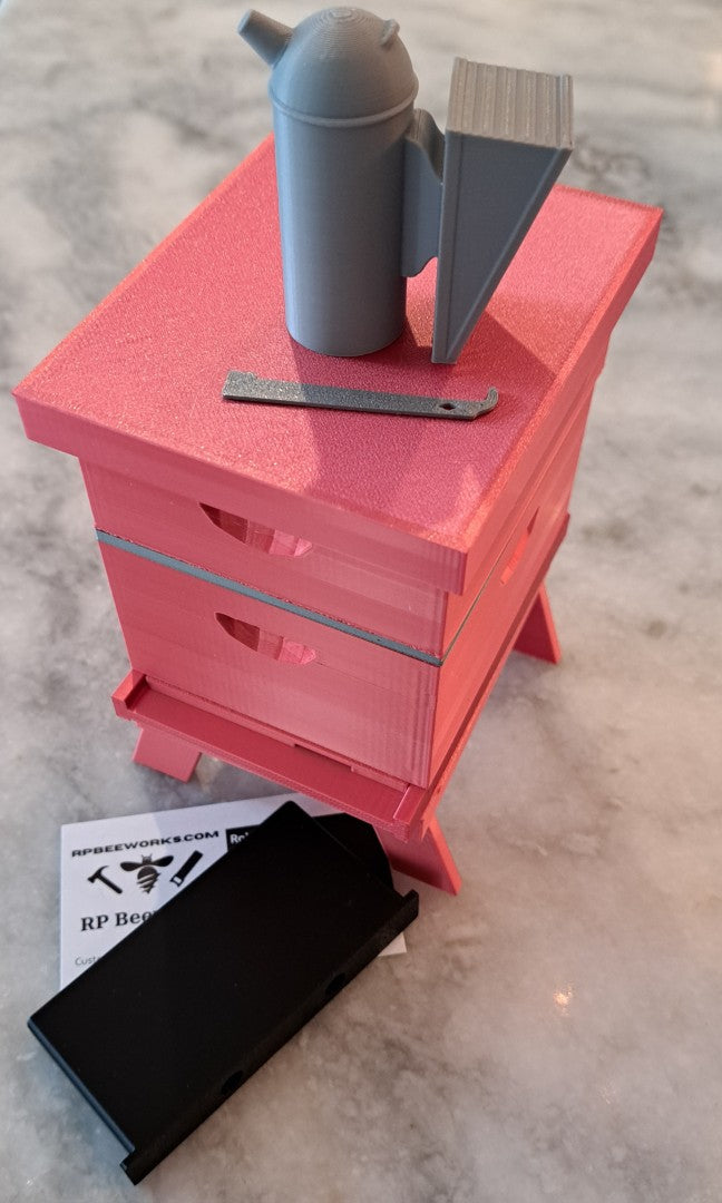 Small Hive Model with all Components