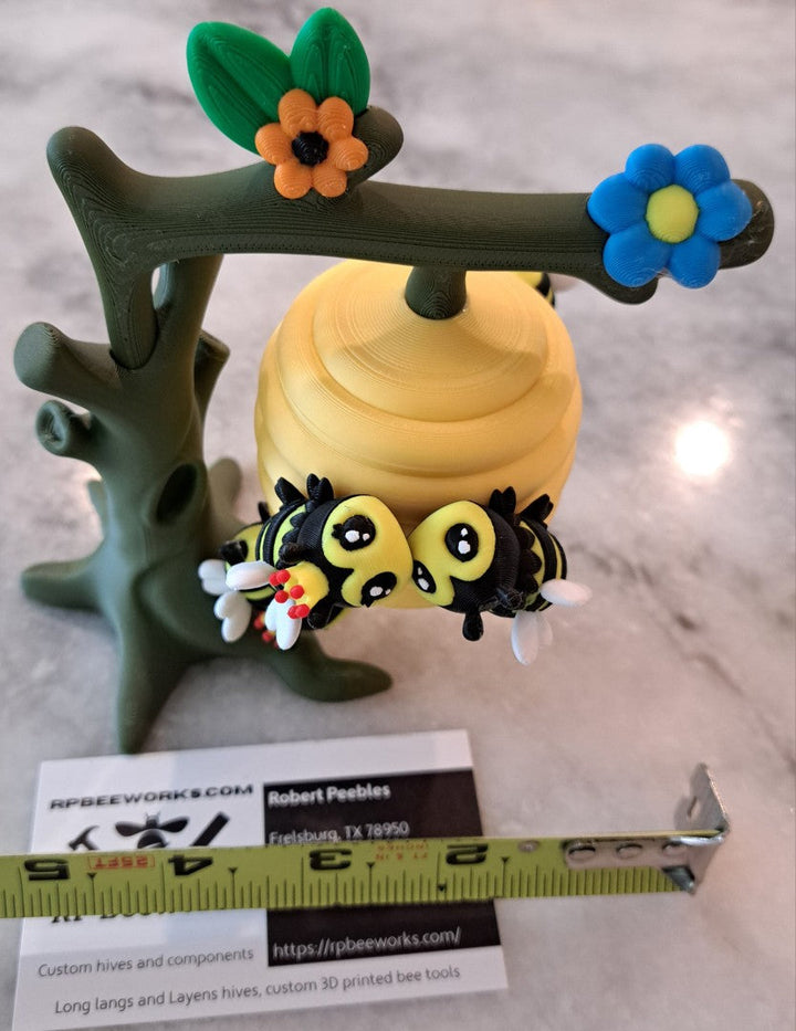 Magnetic Beehive Set with a Queen Bee and 3 Workers