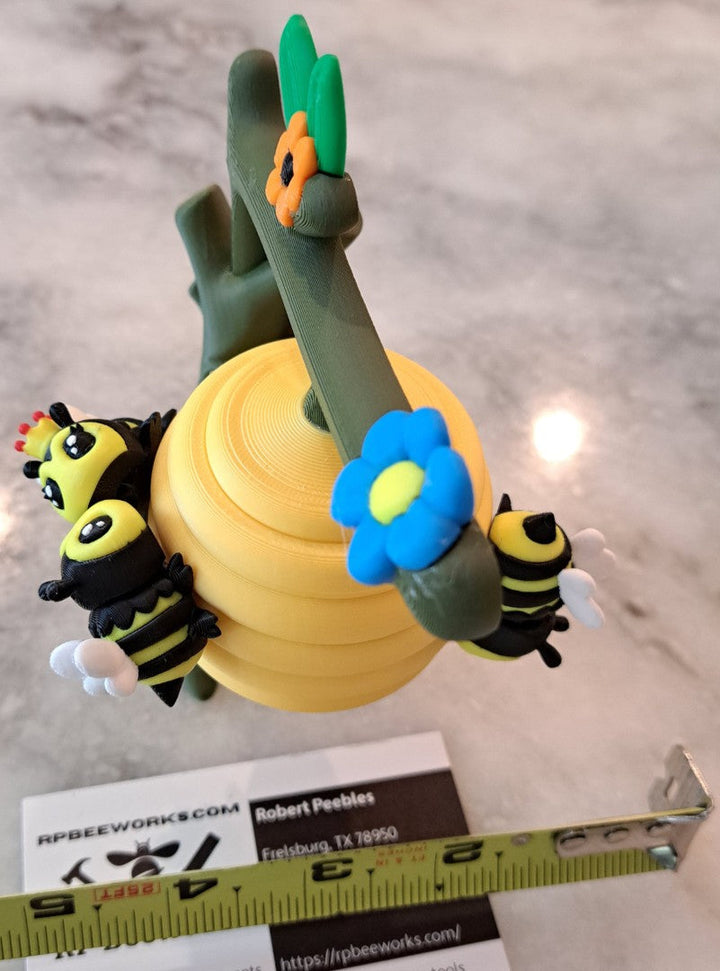 Magnetic Beehive Set with a Queen Bee and 3 Workers